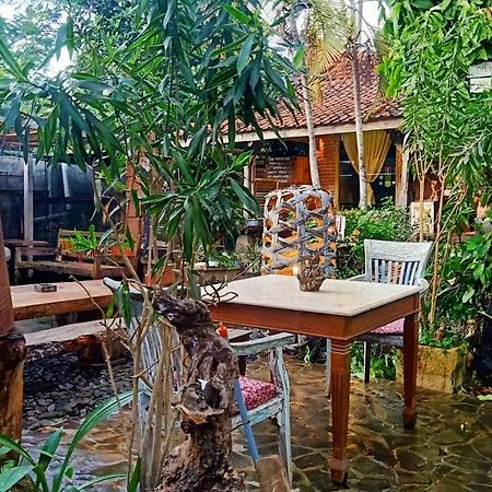 Santhiku Hotel & Spa Lovina  Bagian luar foto