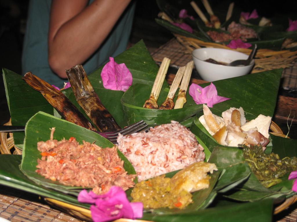 Santhiku Hotel & Spa Lovina  Bagian luar foto
